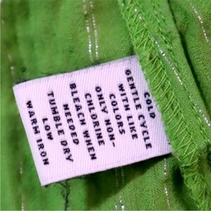 SET OF TWO METALLIC BUTTONDOWNS 10 Green Red Festive Holiday Office Pockets Fall